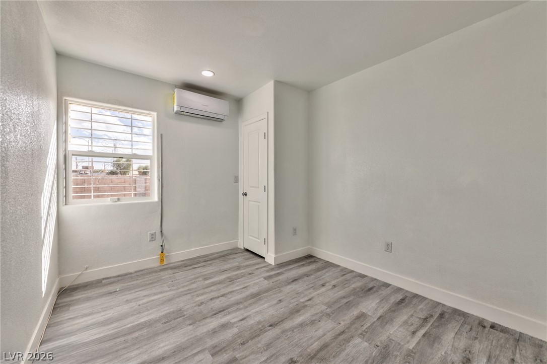 Photo 8 of 13, 339 N 10th Street