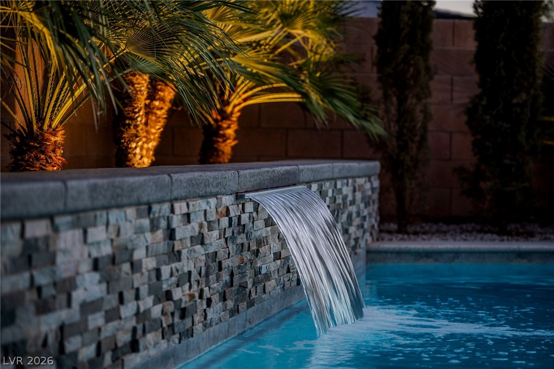 Photo 5 of 4417 S Grand Cypress Way