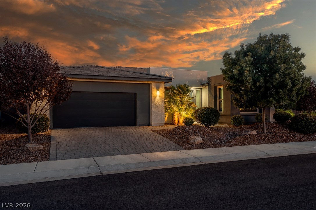 Photo 2 of 4417 S Grand Cypress Way