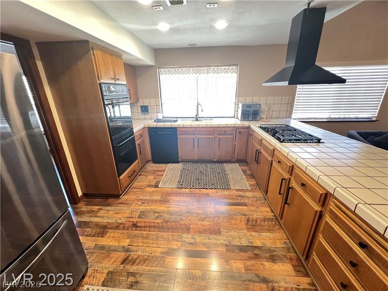 Photo 8 of 39, 5242 Dickens Drive