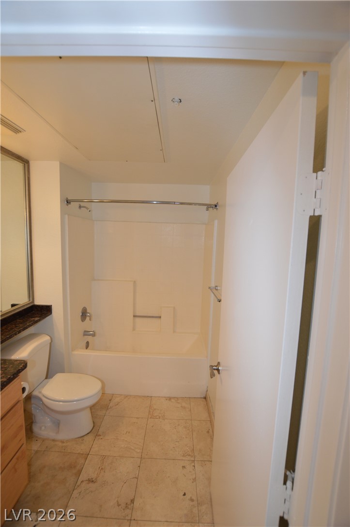 Photo 14 of 43, 270 E Flamingo Road #136