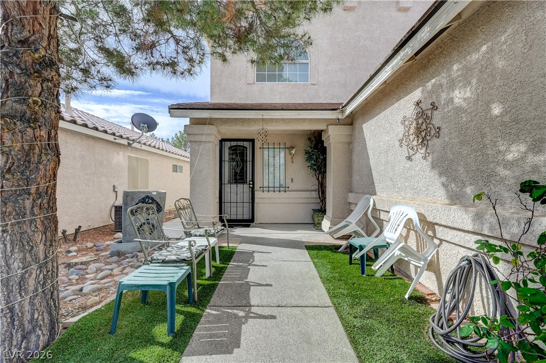 Photo 3 of 8325 Haven Cove Avenue
