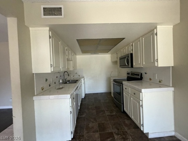 Photo 6 of 11, 6641 Silverstream Avenue #D