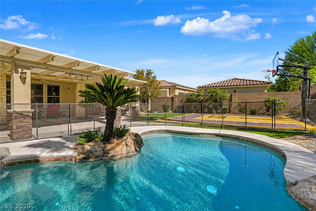 Photo 3 of 7567 Pearl Crescent Drive