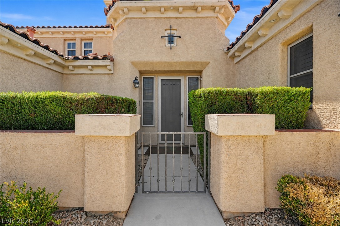 Photo 6 of 68, 7567 Pearl Crescent Drive