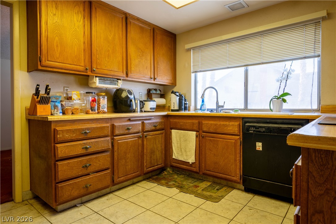 Photo 6 of 30, 6333 Obannon Drive