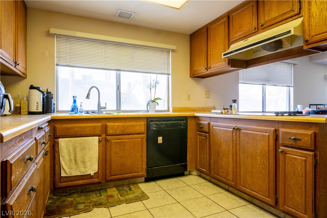 Photo 7 of 30, 6333 Obannon Drive