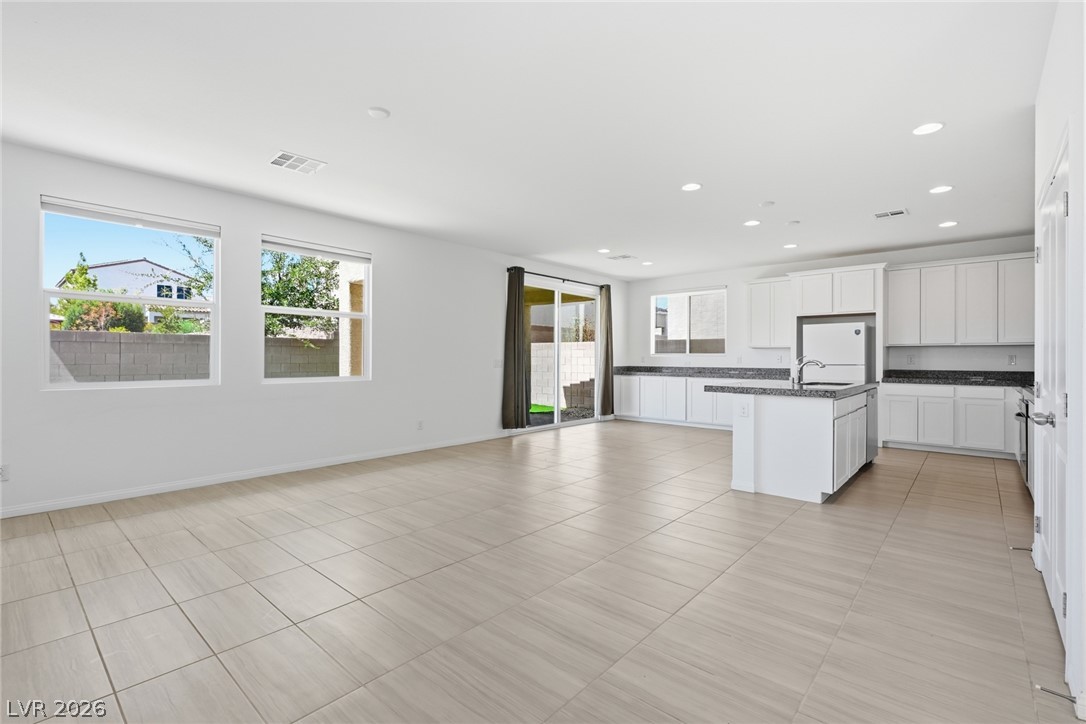 Photo 4 of 4729 Challenger Street