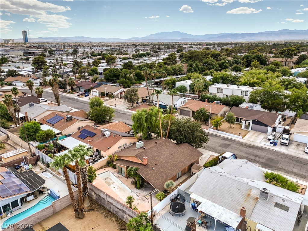 Photo 6 of 40, 2617 YARDLEY Street