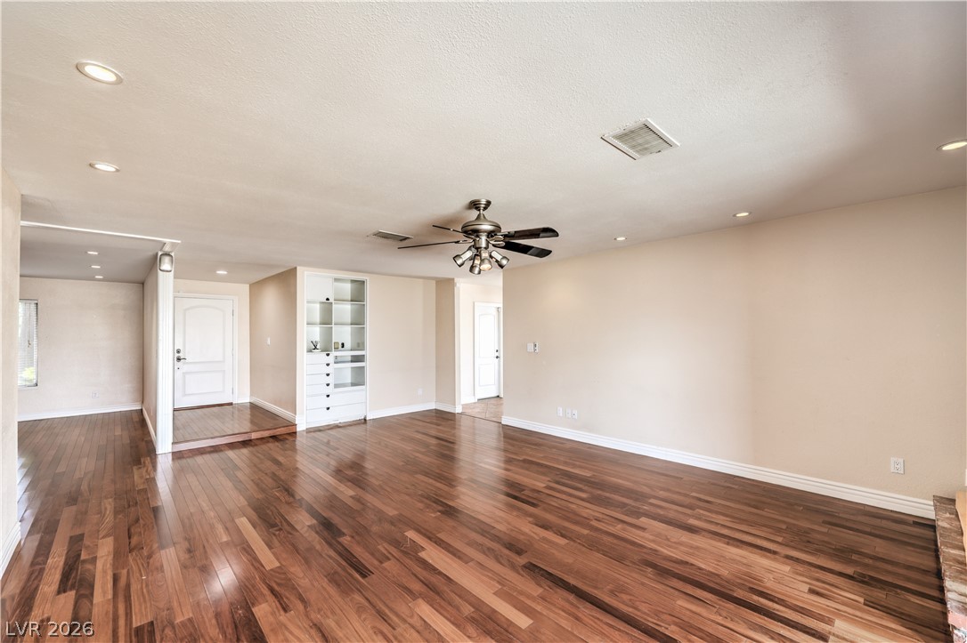 Photo 10 of 40, 2617 YARDLEY Street