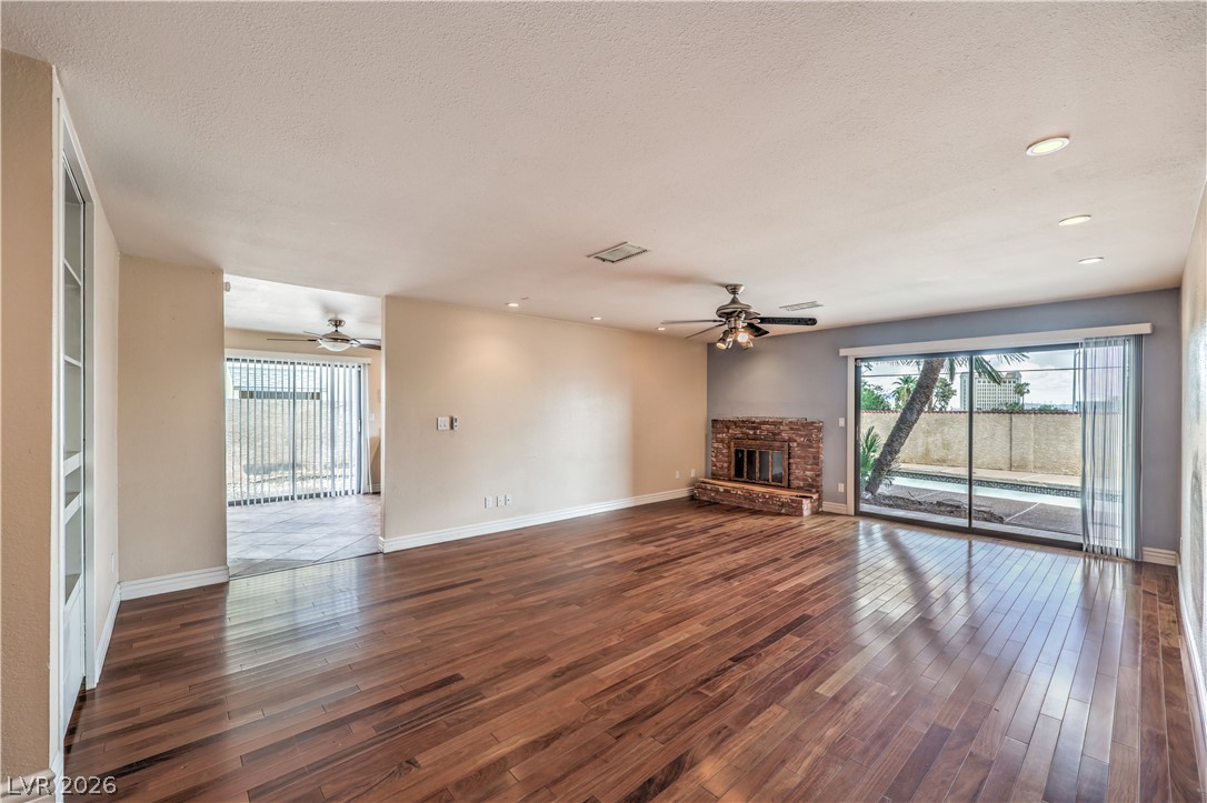 Photo 18 of 40, 2617 YARDLEY Street