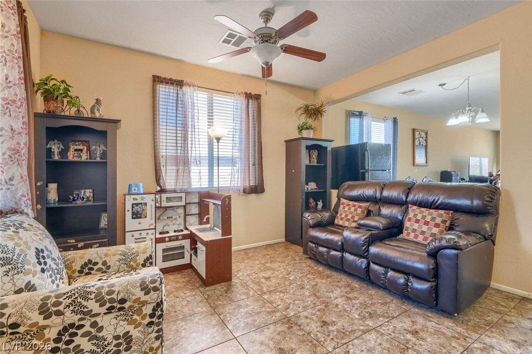 Photo 5 of 3920 Ropers Ranch Street