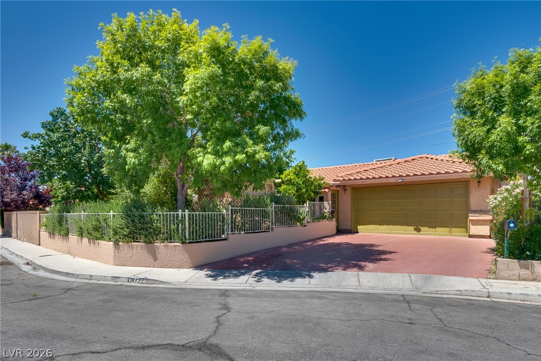 Photo 4 of 3877 Platis Circle