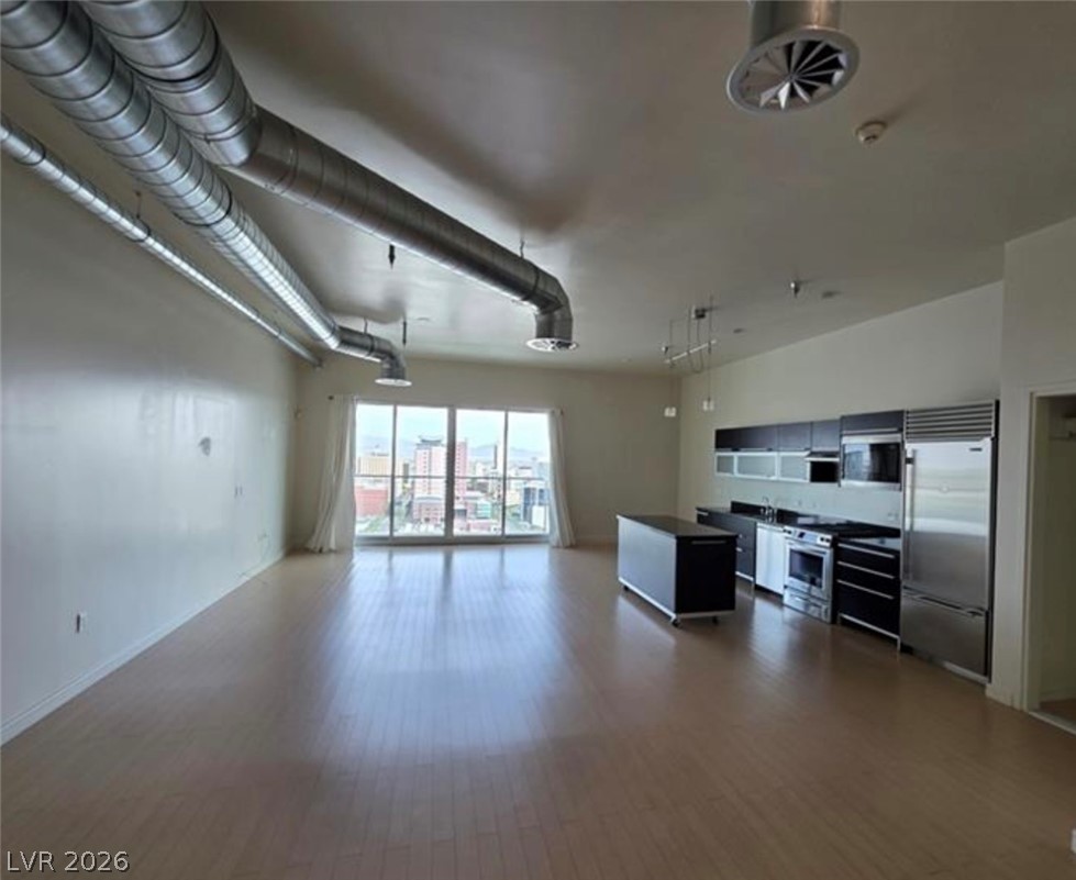 Photo 10 of 39, 200 Hoover Avenue #1910