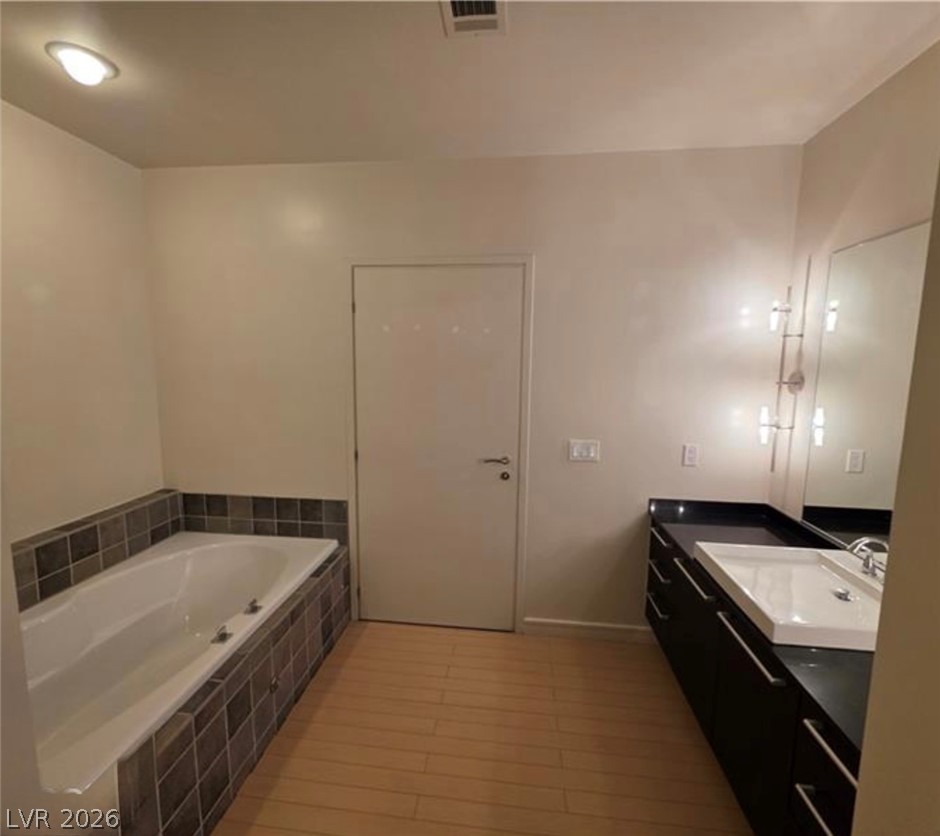 Photo 19 of 39, 200 Hoover Avenue #1910