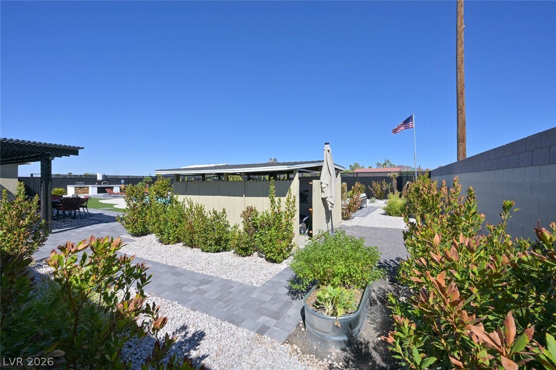 Photo 45 of 63, 523 Emden Street