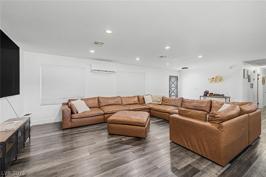 Photo 5 of 7208 Boyd Lane