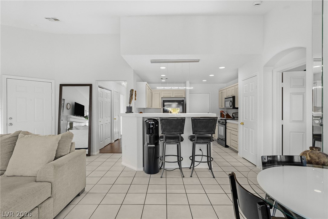 Photo 12 of 26, 1472 Creslow Court #101