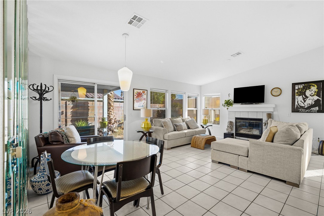 Photo 16 of 26, 1472 Creslow Court #101