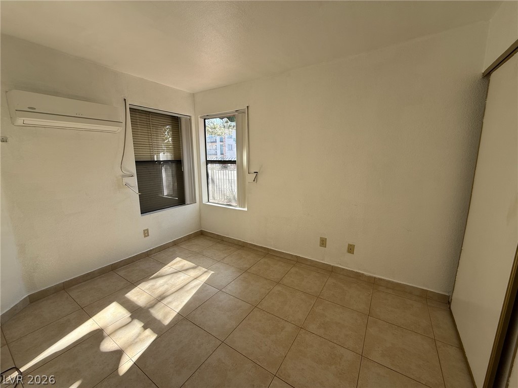 Photo 7 of 12, 440 Elm Drive #103