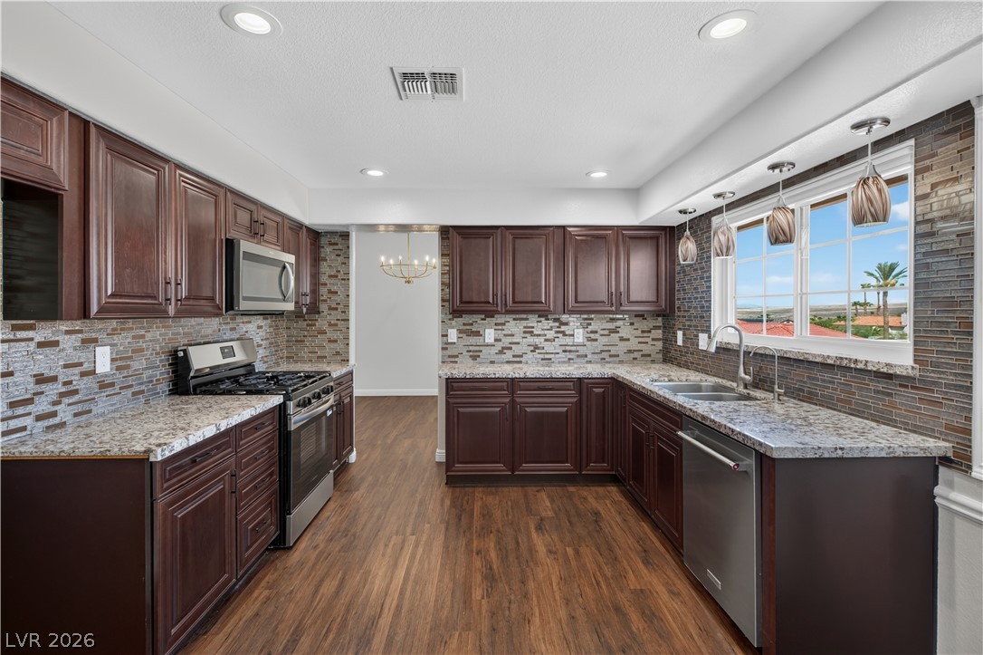 Photo 2 of 1049 Geranium Drive