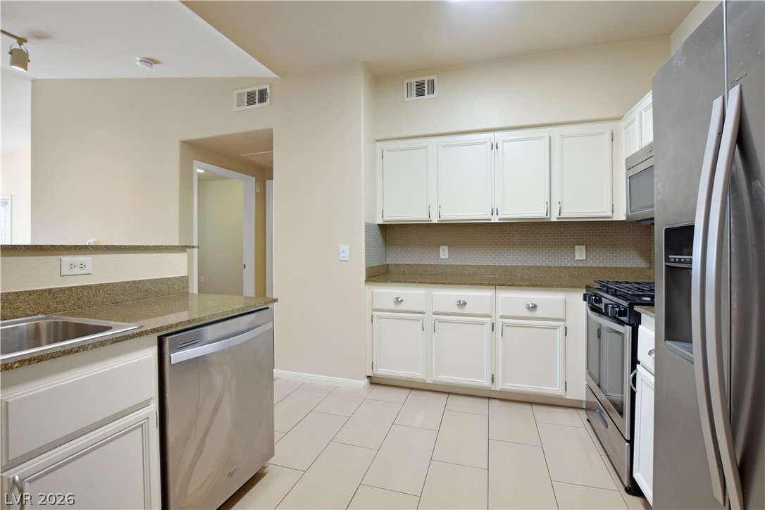 Photo 7 of 17, 10550 W Alexander Road #2171
