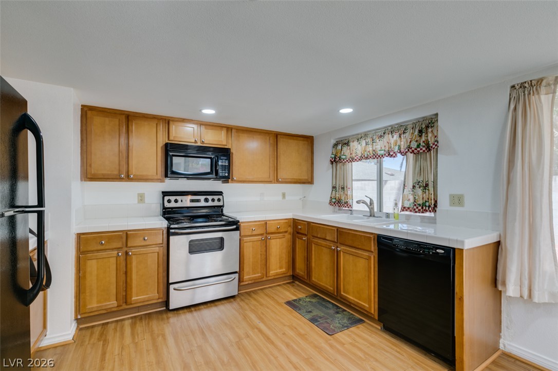Photo 16 of 36, 3422 Pecos Way