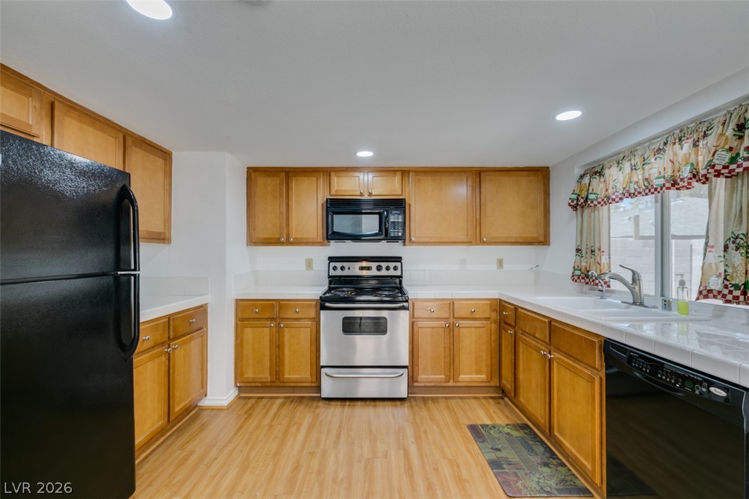 Photo 23 of 36, 3422 Pecos Way