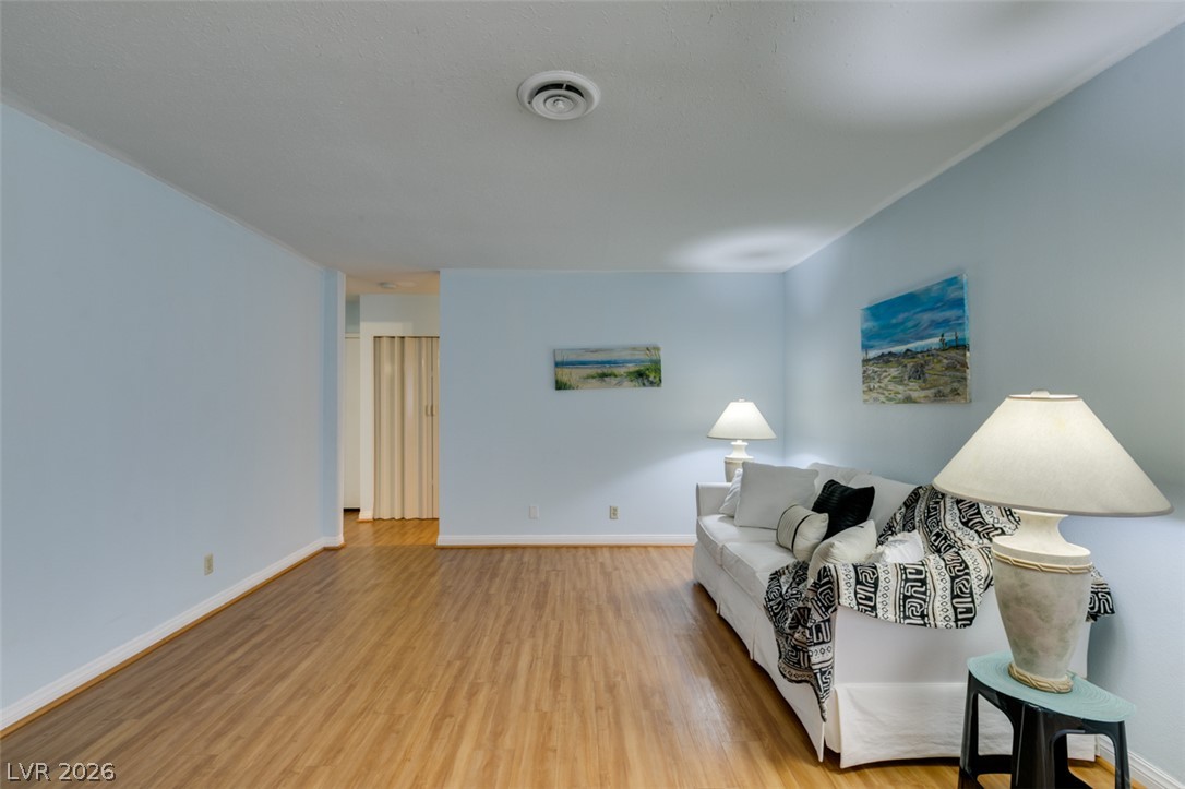 Photo 7 of 36, 3422 Pecos Way