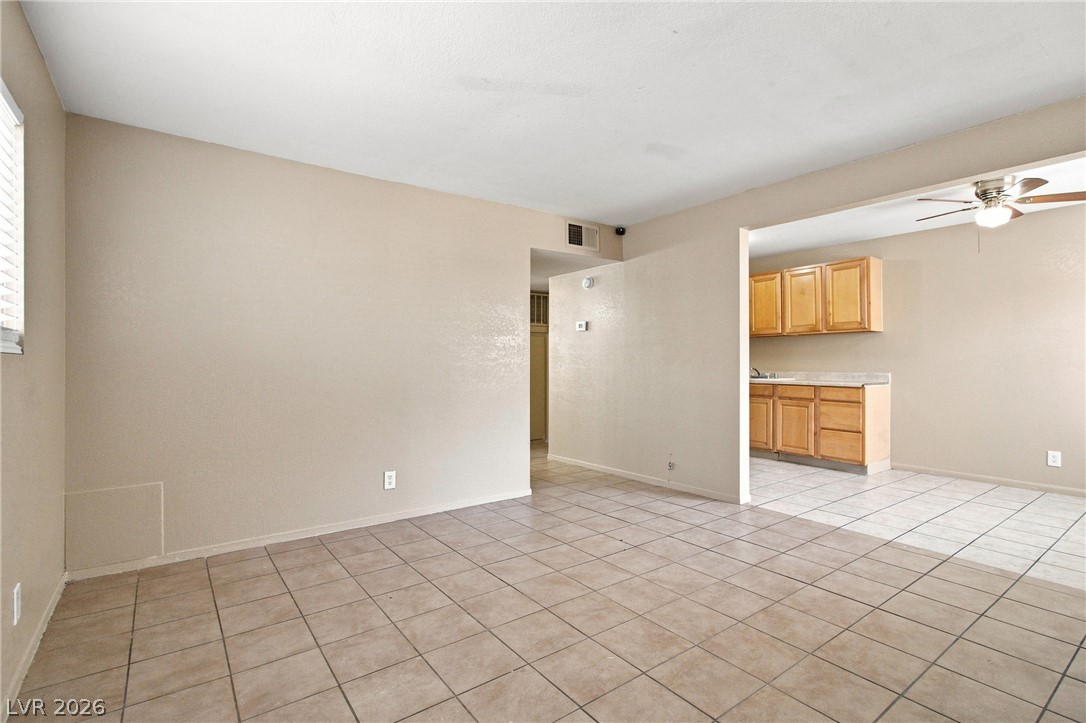 Photo 11 of 28, 212 Orland Street #29