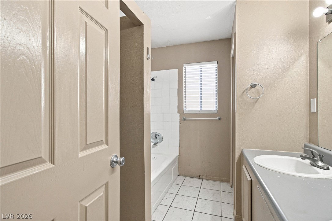 Photo 15 of 28, 212 Orland Street #29