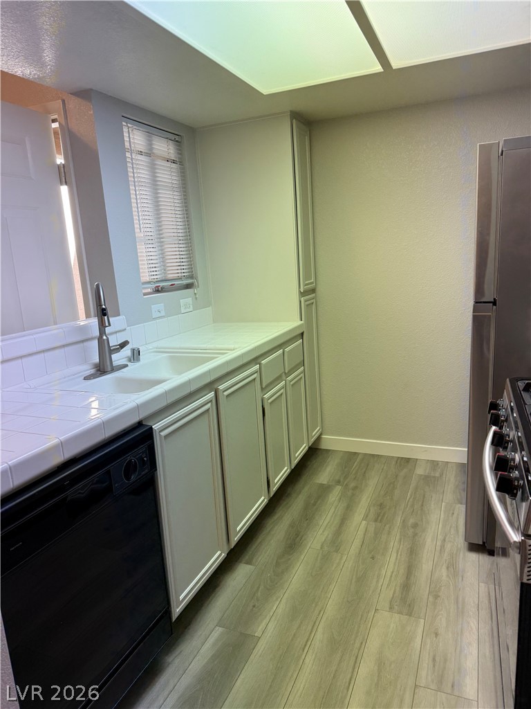 Photo 10 of 18, 1908 N Tierra Vista Drive #211