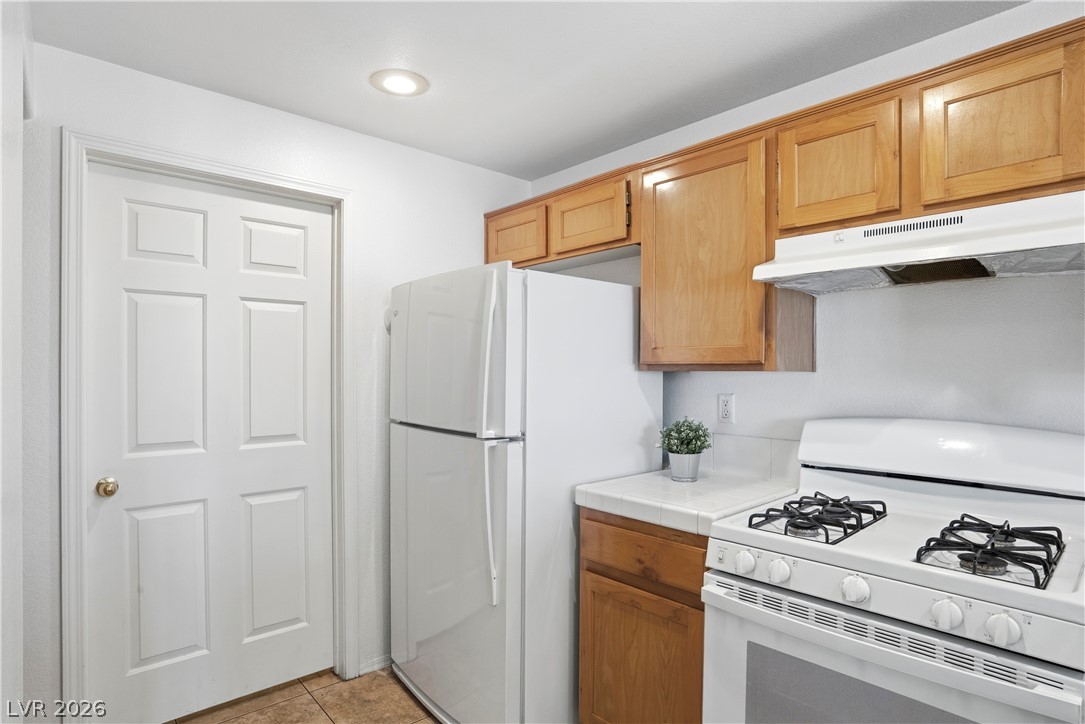 Photo 6 of 33, 8501 W University Avenue #2089