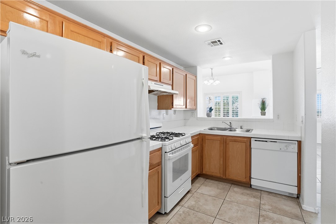 Photo 7 of 33, 8501 W University Avenue #2089