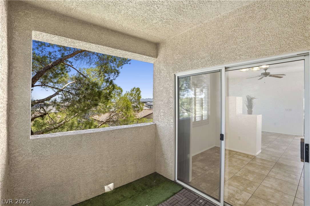 Photo 12 of 33, 8501 W University Avenue #2089