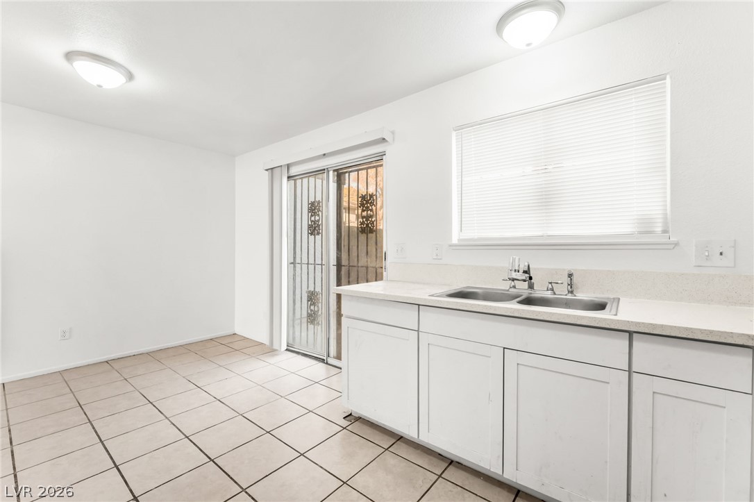 Photo 7 of 25, 3412 Mercury Street #H