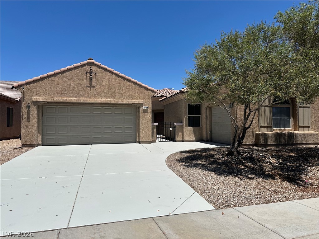 5728 Flying Birdie Avenue, Las Vegas 89122