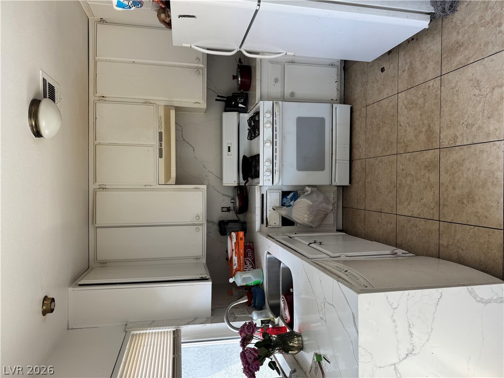 Photo 2 of 4008 Edgeford Place