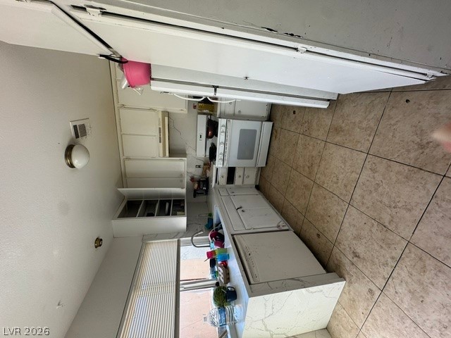 Photo 3 of 4008 Edgeford Place