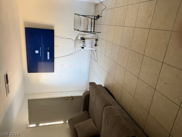 Photo 6 of 15, 4008 Edgeford Place