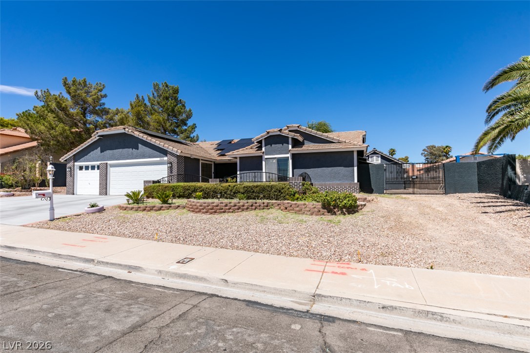 Photo 3 of 3222 E Oquendo Road