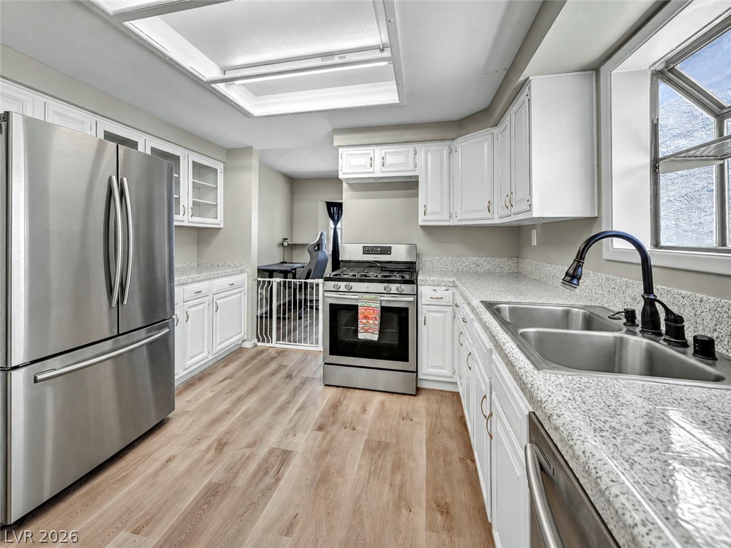 Photo 7 of 31, 3965 Landsdown Place