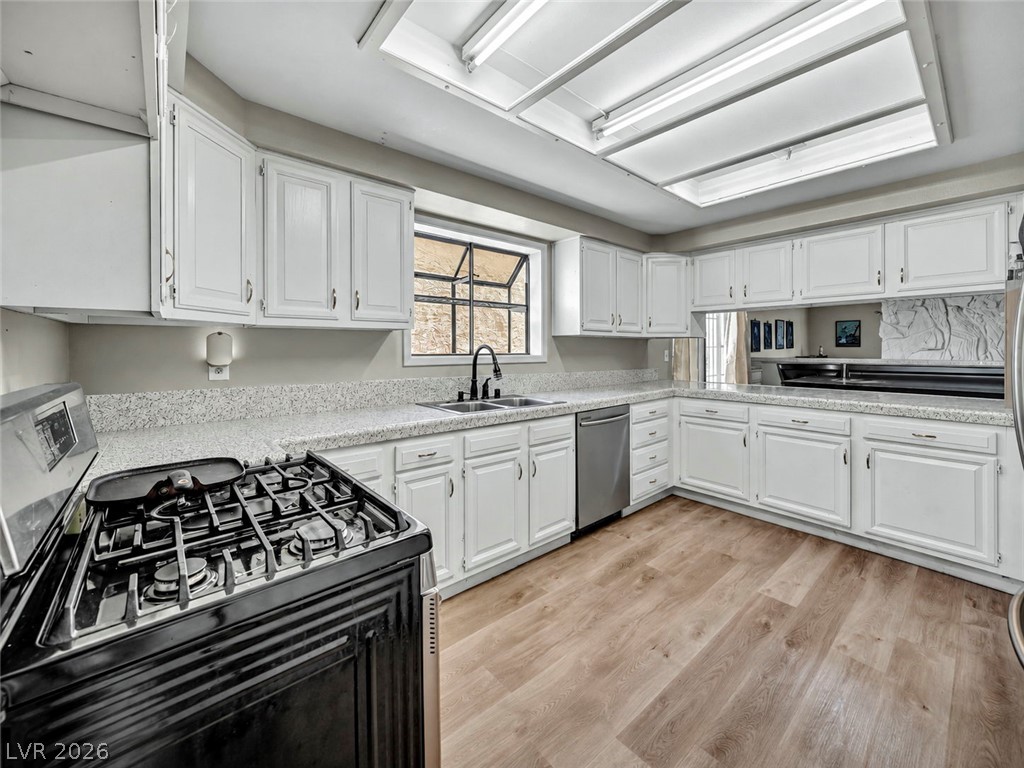 Photo 11 of 31, 3965 Landsdown Place