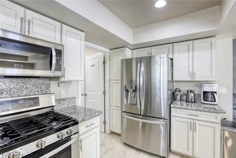 Photo 13 of 41, 4068 Spitze Drive