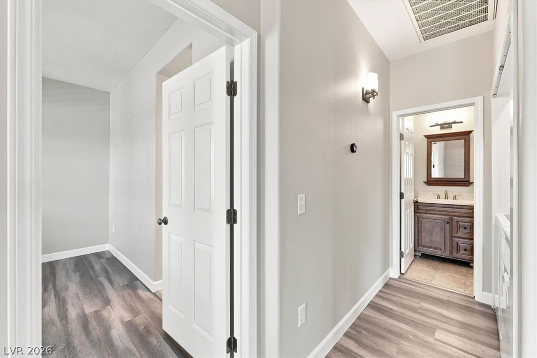 Photo 10 of 33, 1008 Domnus Lane #202