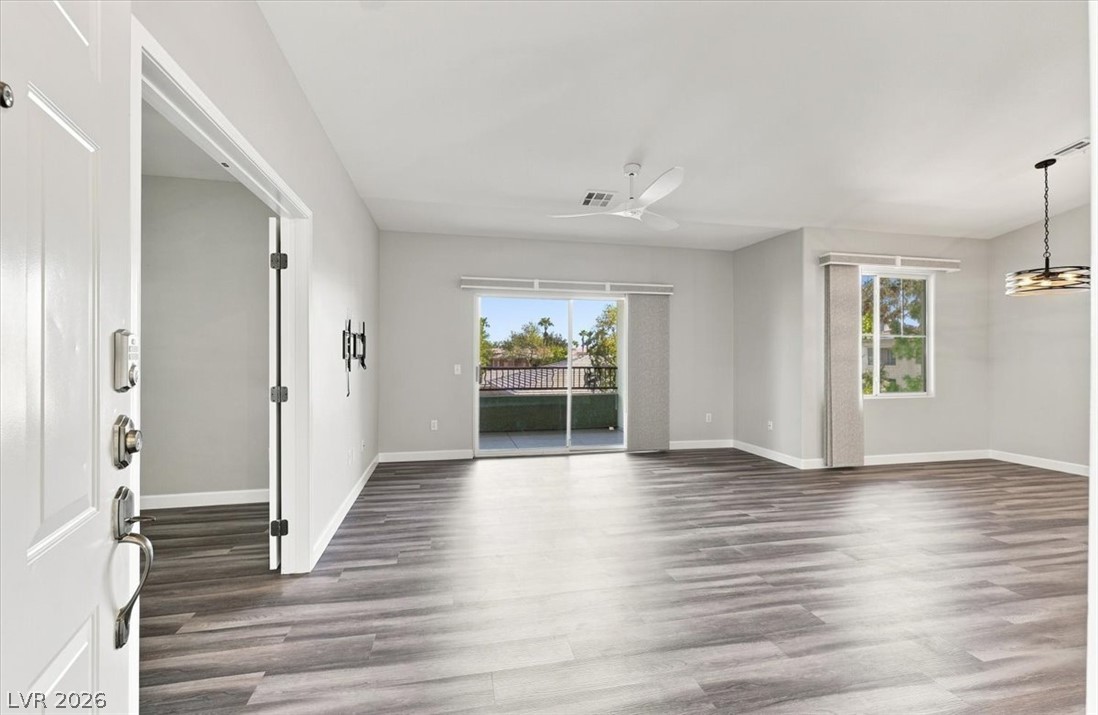 Photo 4 of 1008 Domnus Lane #202