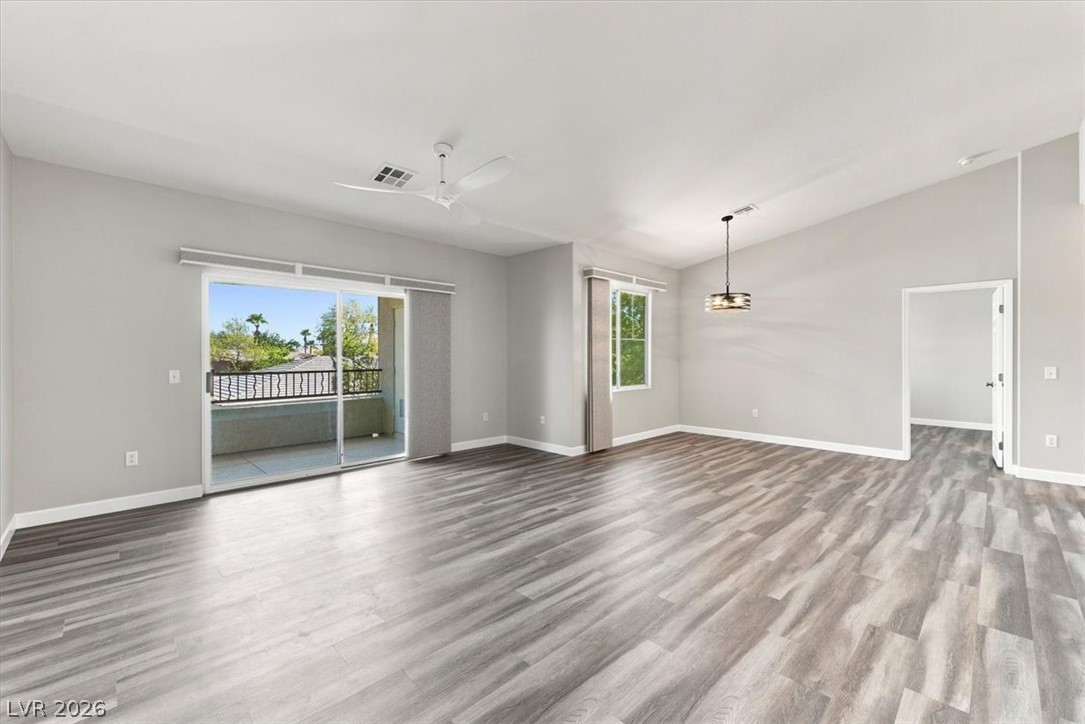 Photo 5 of 1008 Domnus Lane #202