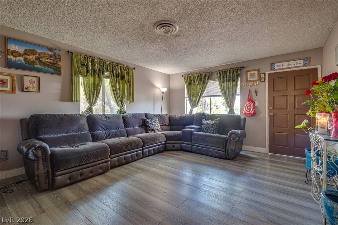 Photo 7 of 13, 5305 Camden Avenue