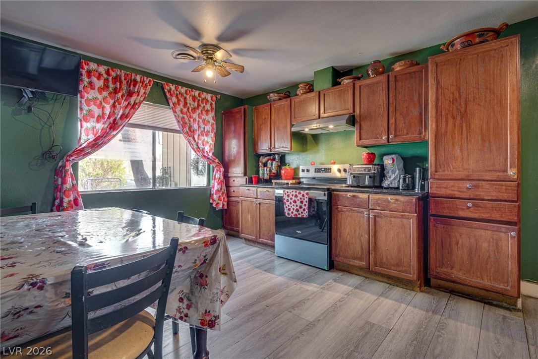 Photo 10 of 13, 5305 Camden Avenue
