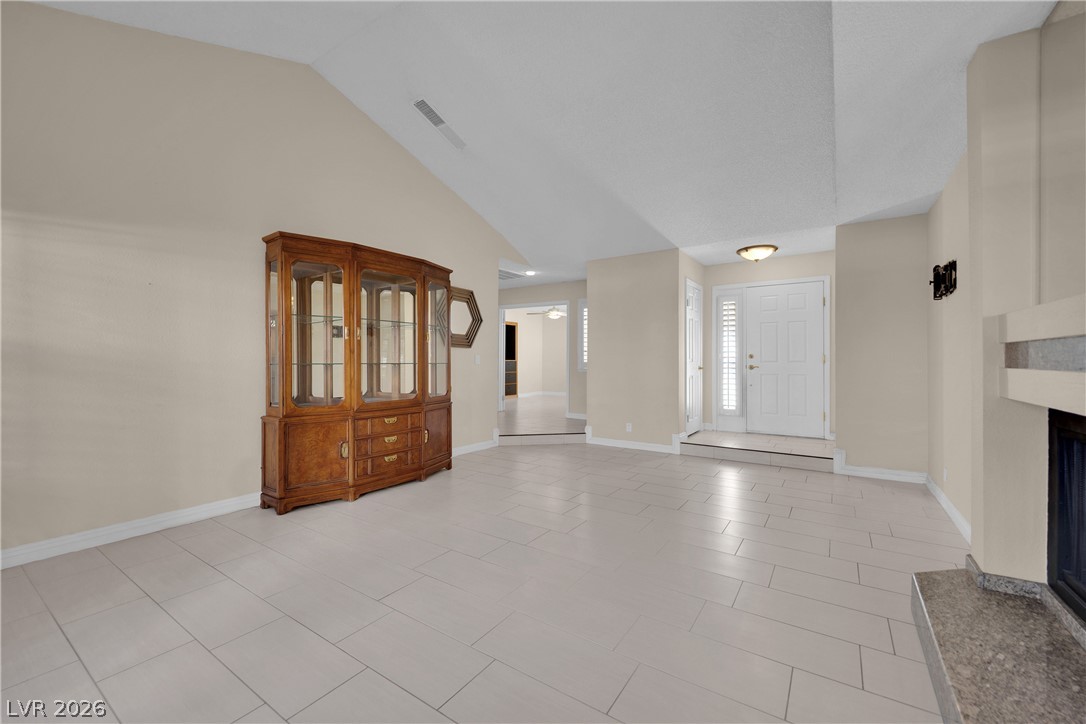 Photo 8 of 44, 3125 La Mancha Way